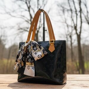 SOLD Authentic Louis Vuitton LV Vernis Houston Bag Vintage  No offers